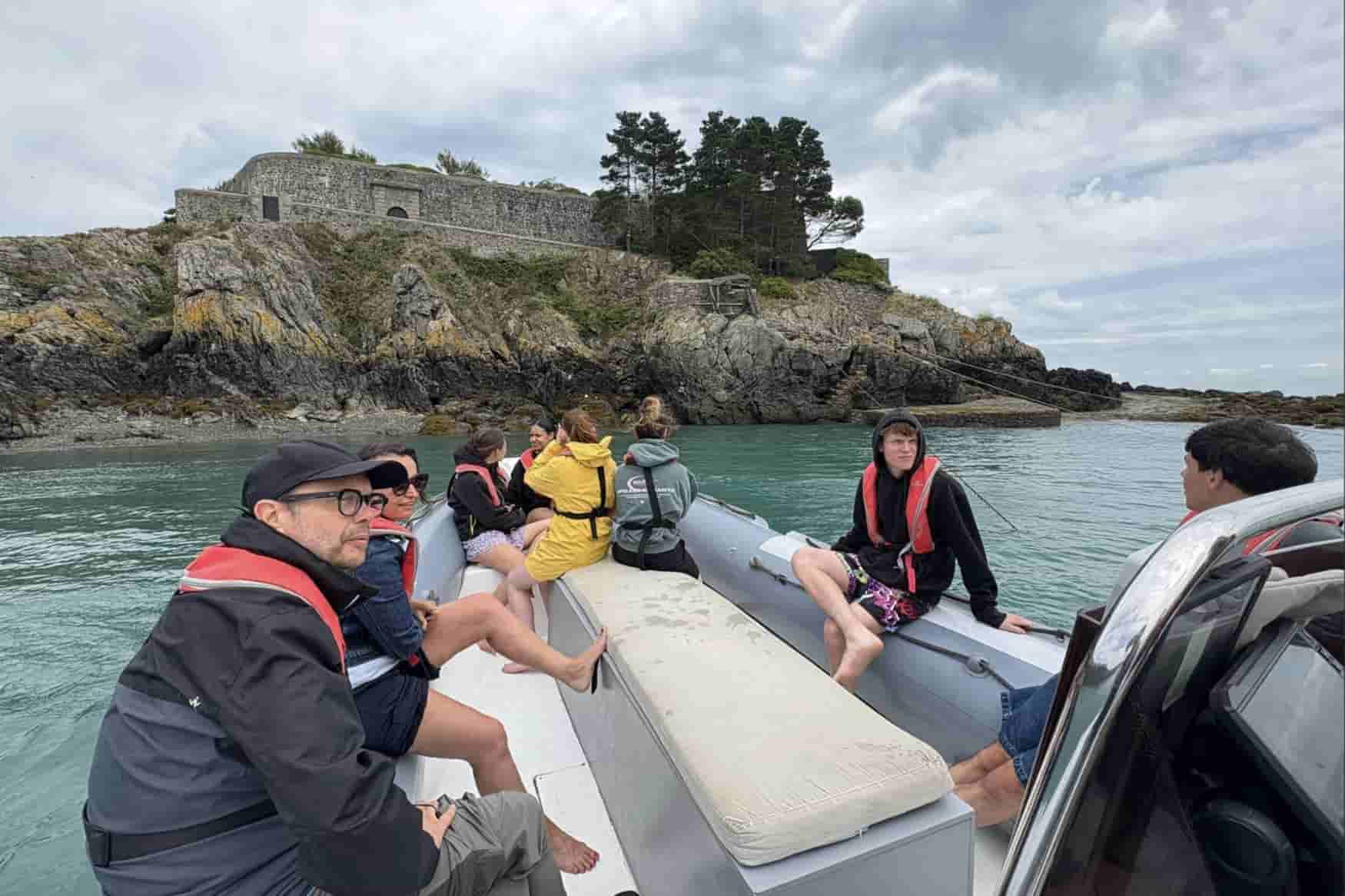 étudiants sur un bateau avec l'entreprise AL LARK étudiants sur un bateau avec l'entreprise AL LARK